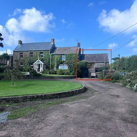 Farmhouse Apartment Saint Ishmaels  외부 사진